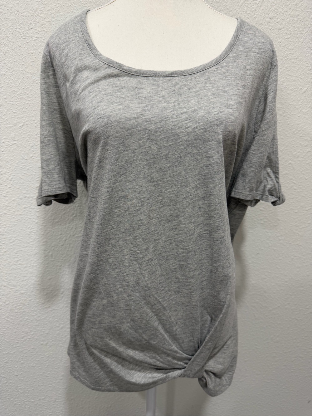 C EST 1946 Twist Front Southsummet Top NWT